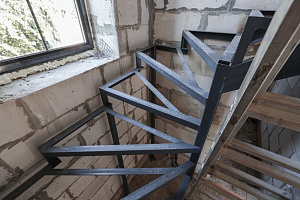 Монтаж фальцевой кровли и облицовка фасада клинкерным кирпичом дома из газобетона в КП «Озёрный край 5»