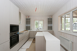 Внутренняя покраска отделки из дерева и лестницы составами Nordic Sauna и Harwood в КП Подушкино 2