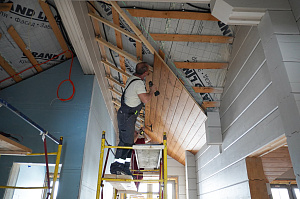 Отделка стен и потолков вагонкой из ангарской сосны в КП Любушкин Хутор