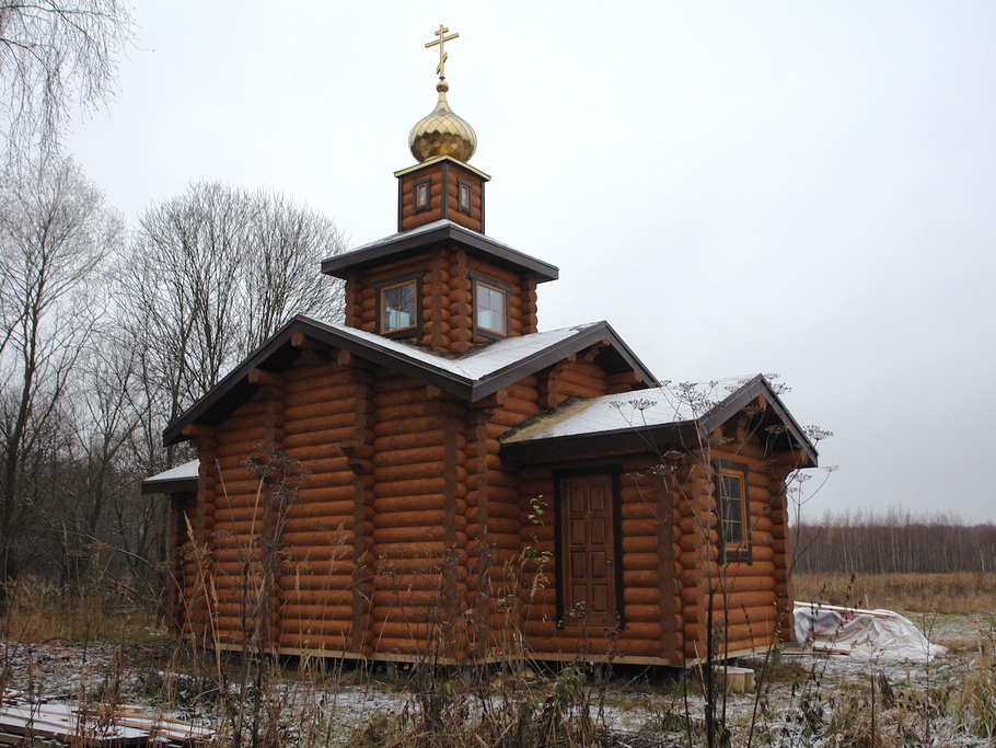 Перешлифовка и покраска фасада часовни маслом Renner в КП Нерощино