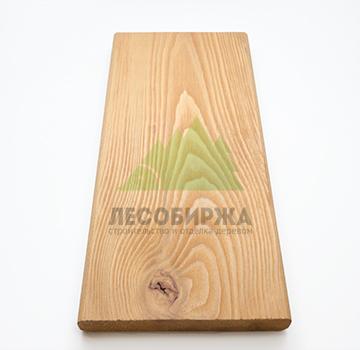 Крашеная заборная доска из прямого планкена Лиственница 140х20 сорт AB