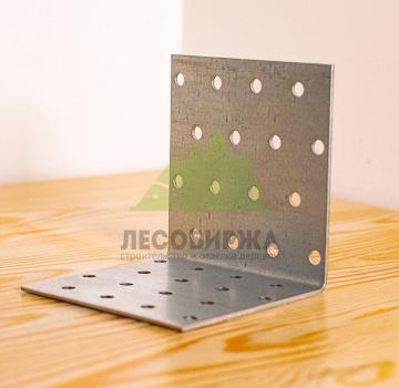 Крепежный уголок равносторонний KUR