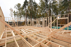 Строительство одноэтажного каркасного дома 100 м² из сухой строганой доски в КП Заря-4