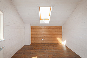 Внутренняя покраска отделки из дерева и лестницы составами Nordic Sauna и Harwood в КП Подушкино 2